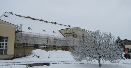 Remont dworku w zimowej scenerii w ramach projektu INT161 Kulice-Schwedt